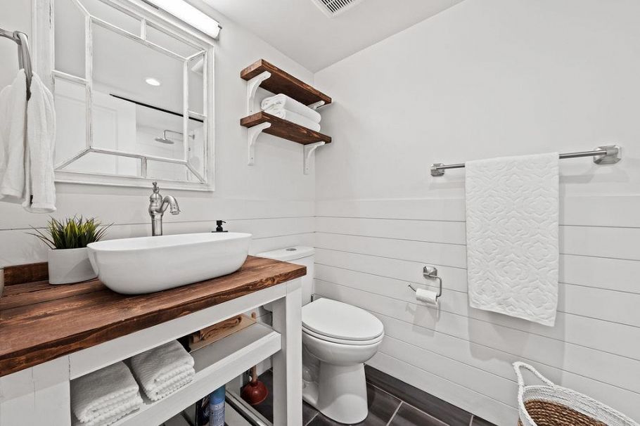 207 235 W 4th Street North Vancouver, BC - 13