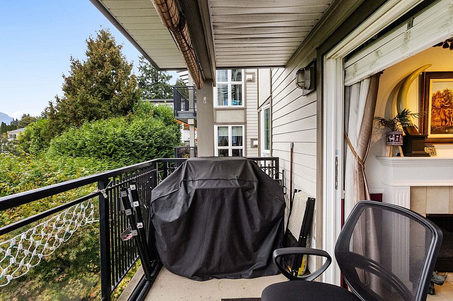 301 106 W Kings Road North Vancouver, BC - 33