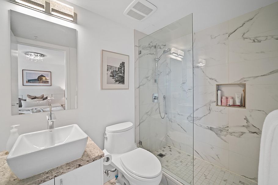 1238 Richards Street Vancouver, BC - 29