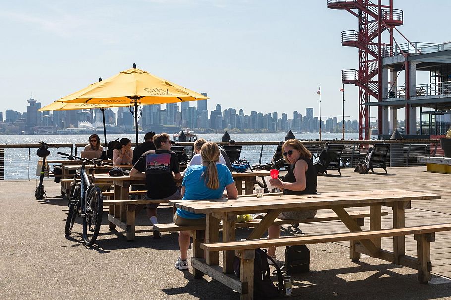 211 221 E 3rd Street North Vancouver, BC - 30