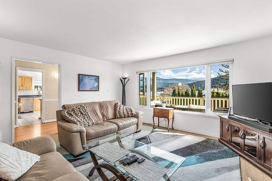 351 Beachview Drive North Vancouver, BC - 5