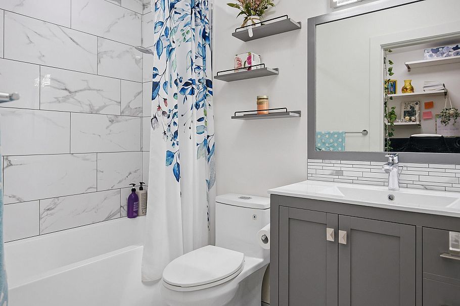 1326 W 7th Avenue Vancouver, BC - 17