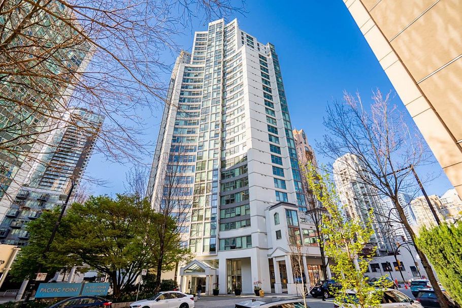 402 1323 Homer Street Vancouver, BC - 1