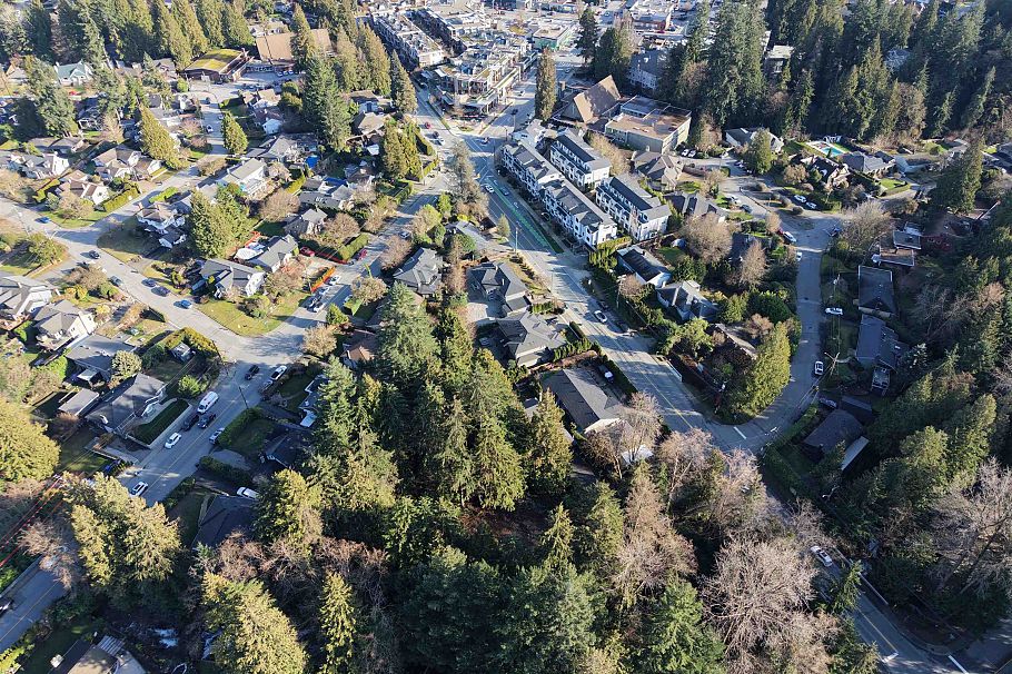 1160 Ridgewood Drive North Vancouver, BC - 11