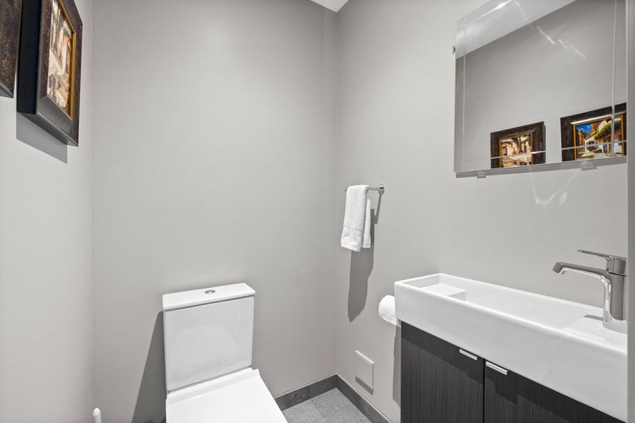 1269 Cloverley Street North Vancouver, BC - 21