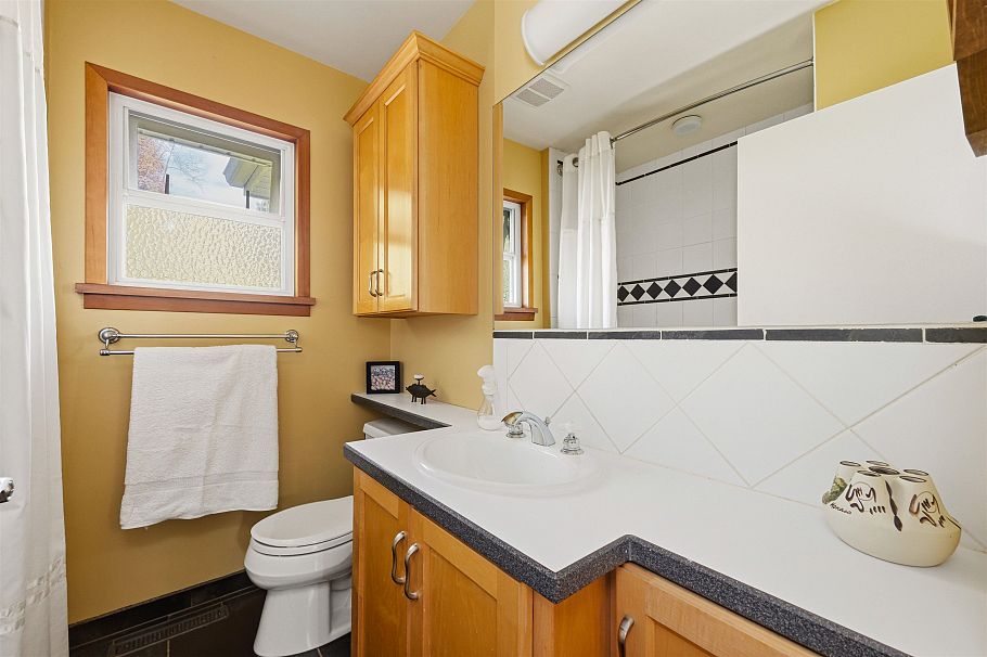 818 E 6th Street North Vancouver, BC - 22