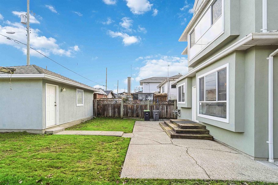 1769 E 49th Avenue Vancouver, BC - 25