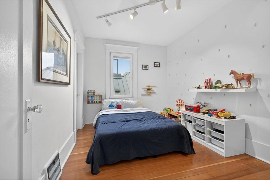 4195 W 15th Avenue Vancouver, BC - 22