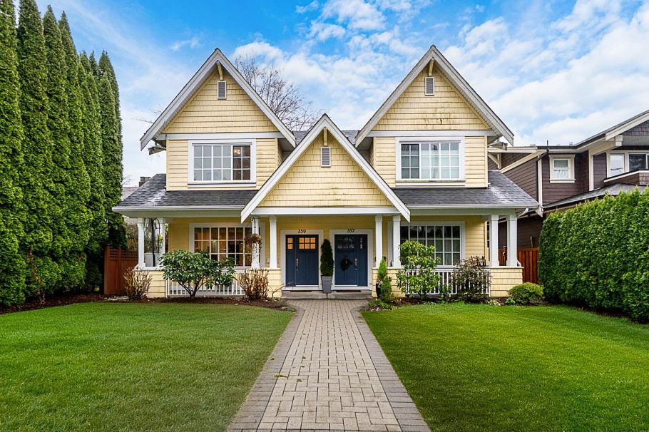 359 E 13th Street North Vancouver, BC - 2