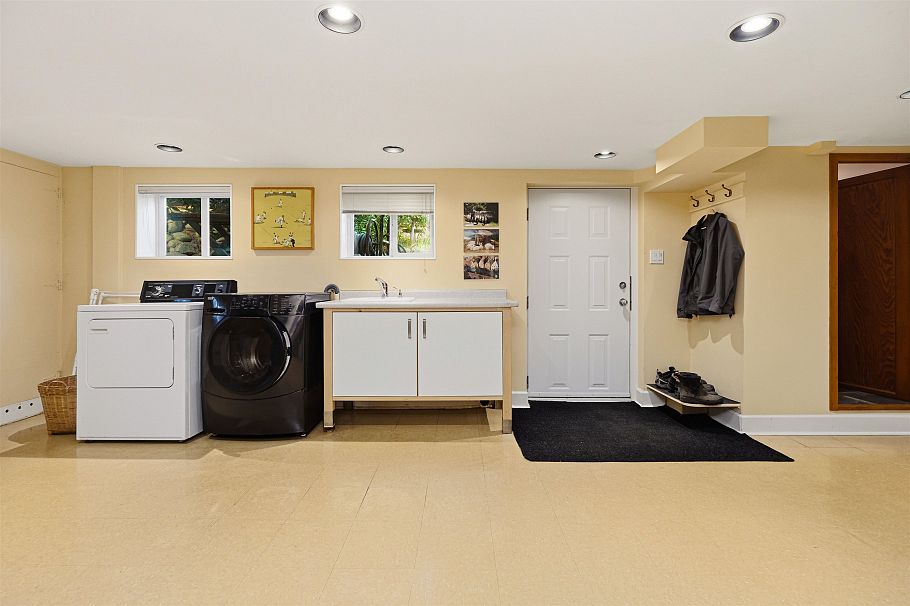 818 E 6th Street North Vancouver, BC - 28