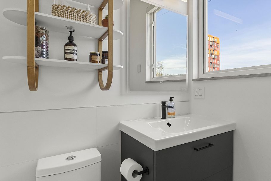 1065 E Pender Street Vancouver, BC - 26