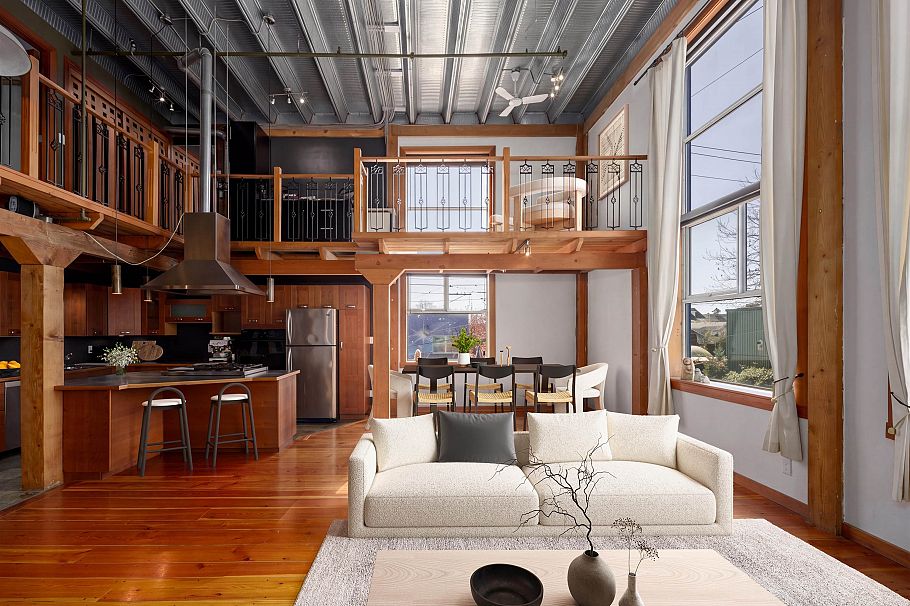 211 1220 E Pender Street Vancouver, BC - 2