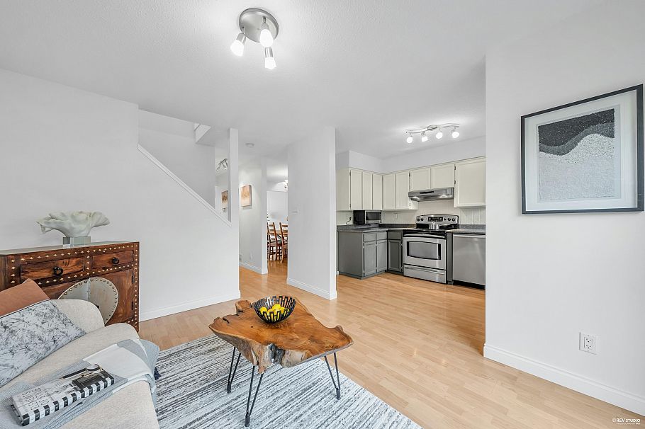 252 E 21st Street North Vancouver, BC - 17