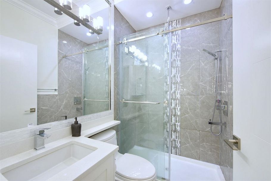 5886 Sherbrooke Street Vancouver, BC - 23