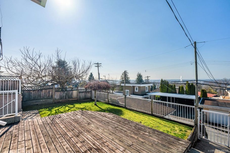 2154 Burquitlam Drive Vancouver, BC - 25