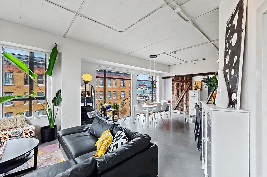 501 28 Powell Street Vancouver, BC - 7