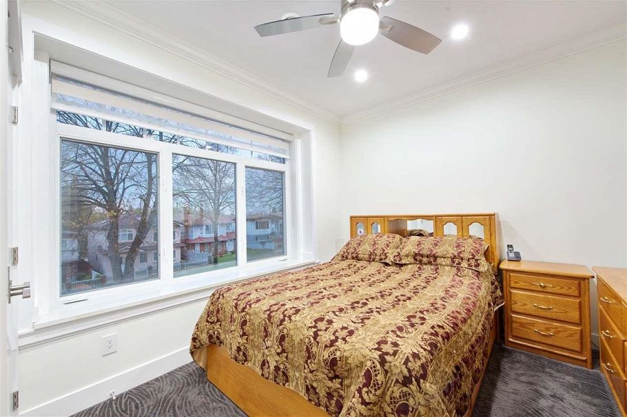 5886 Sherbrooke Street Vancouver, BC - 17