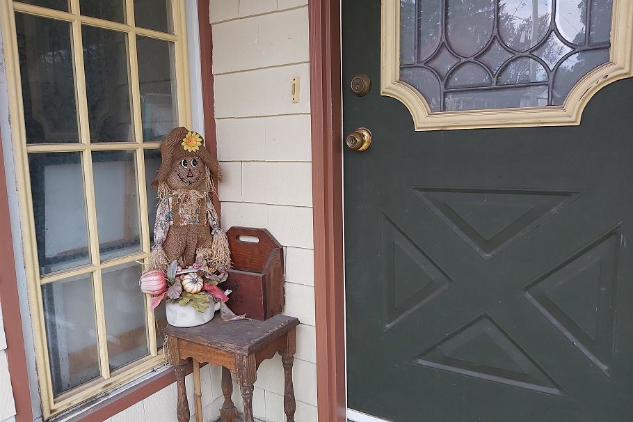 535 E 8th Street North Vancouver, BC - 2