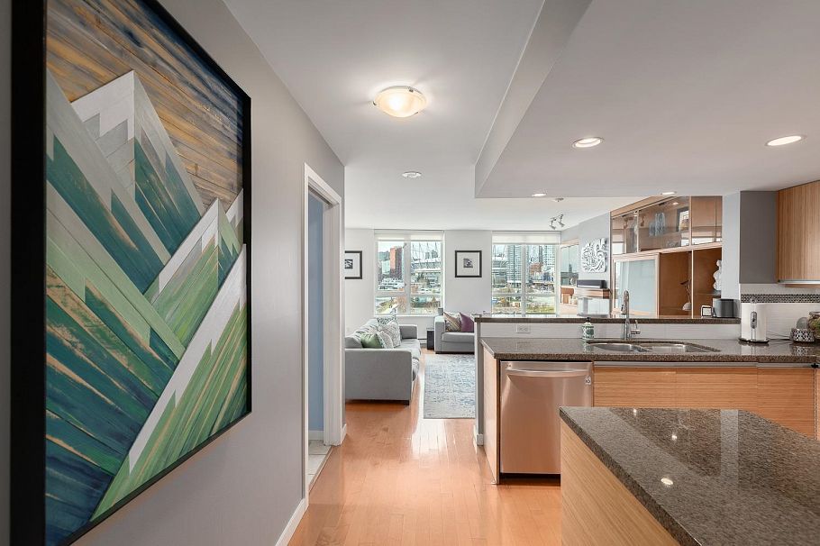 605 120 Milross Avenue Vancouver, BC - 12