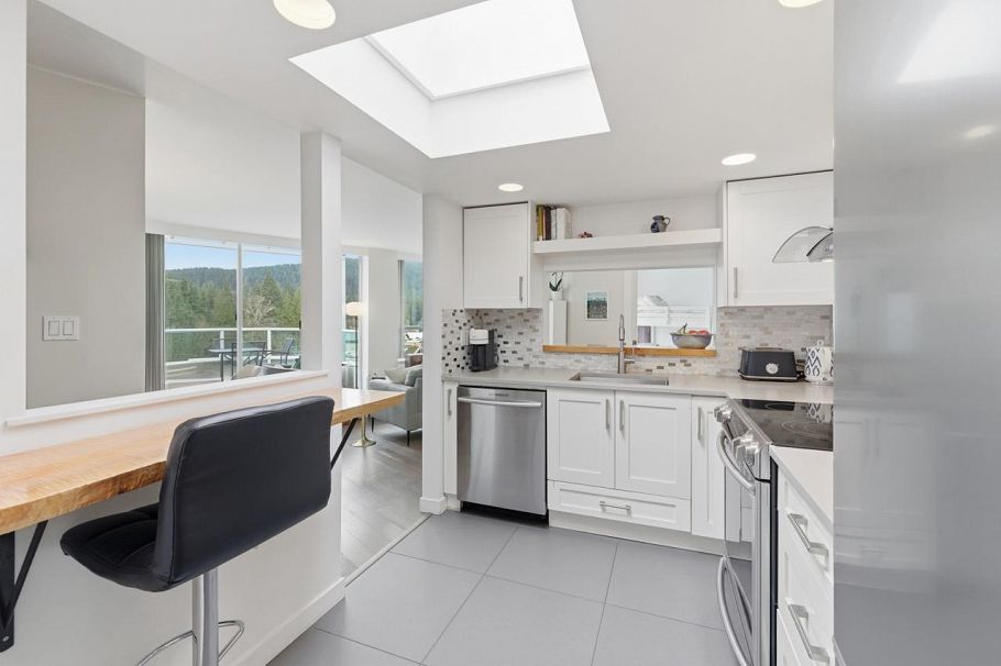 1004 995 Roche Point Drive North Vancouver, BC - 9