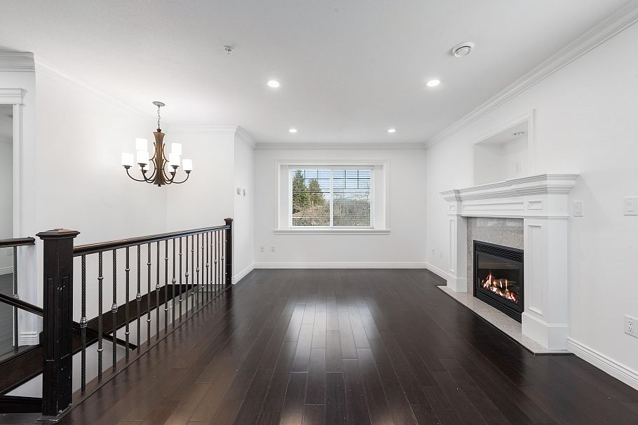 3136 E 47th Avenue Vancouver, BC - 4