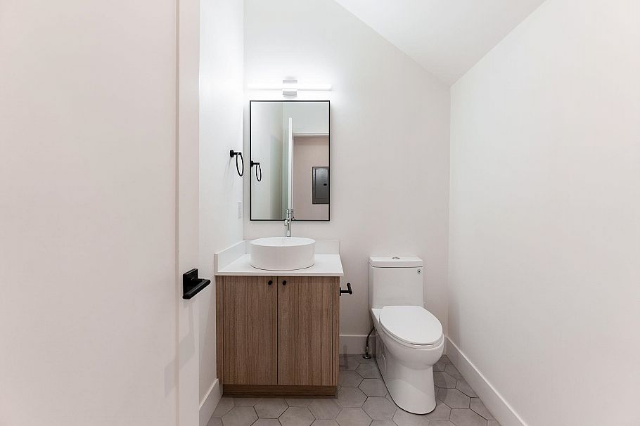 3530 W 43rd Avenue Vancouver, BC - 25