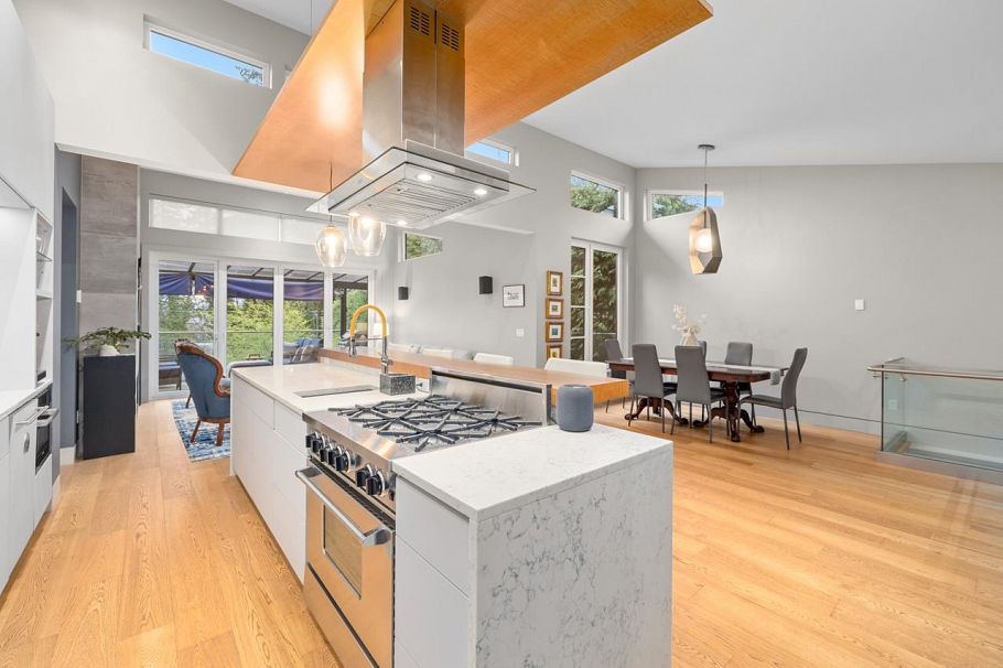 1269 Cloverley Street North Vancouver, BC - 14