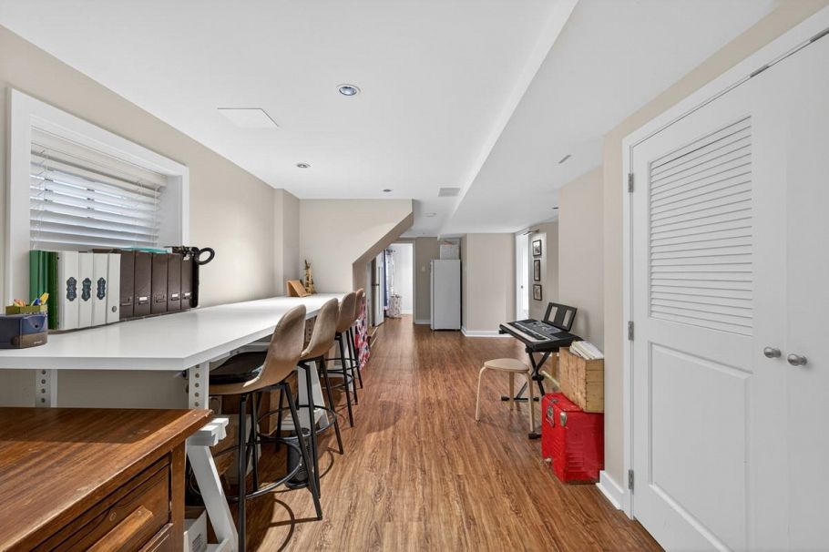 4195 W 15th Avenue Vancouver, BC - 28
