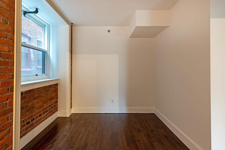 205 233 Abbott Street Vancouver, BC - 16