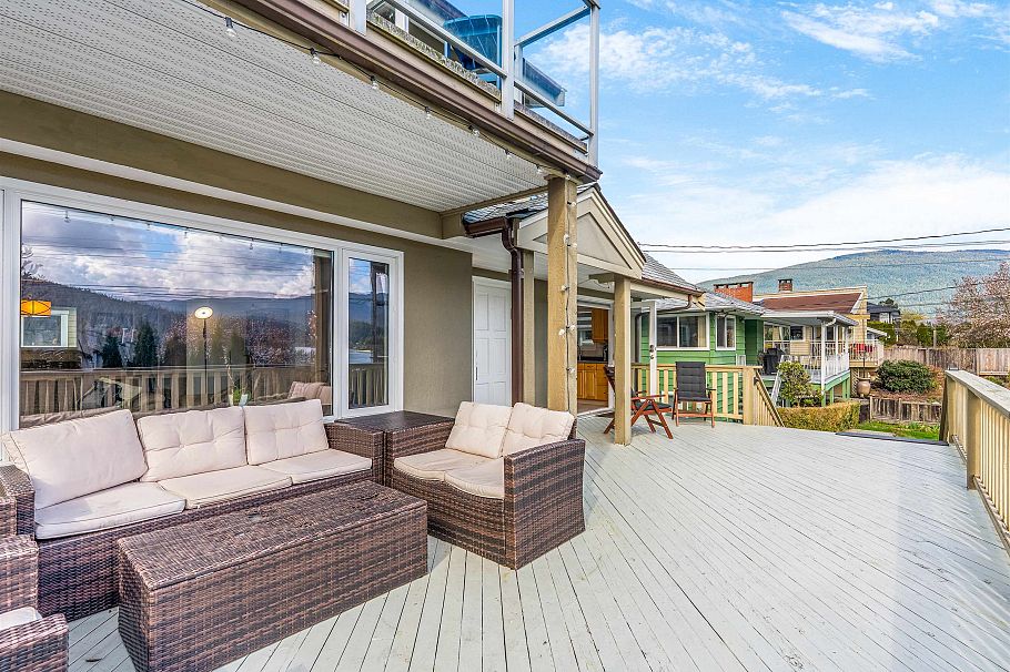 351 Beachview Drive North Vancouver, BC - 17
