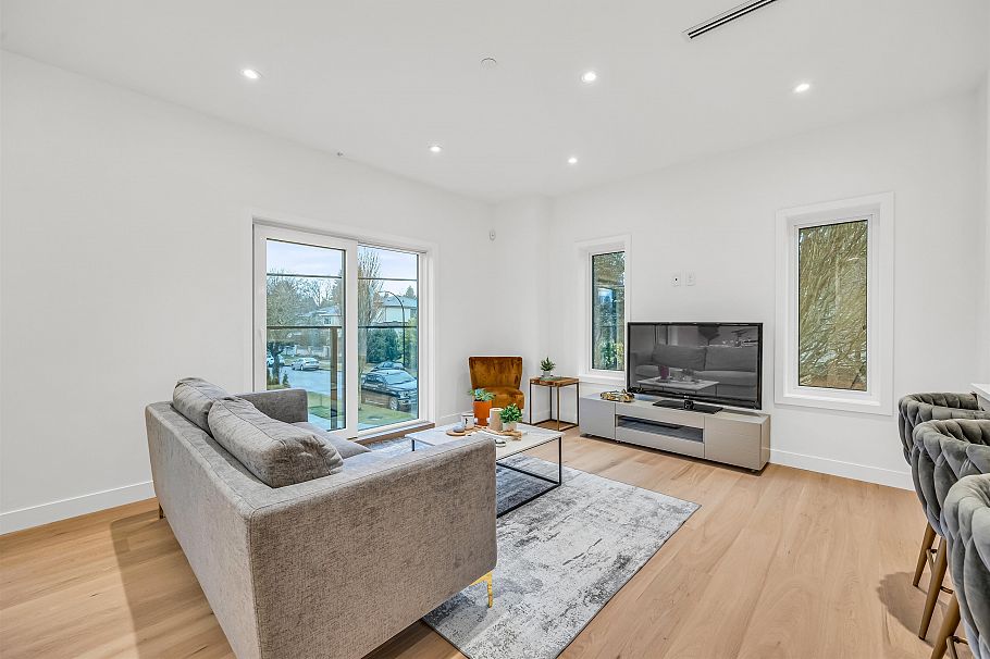 1012 W 52nd Avenue Vancouver, BC - 4