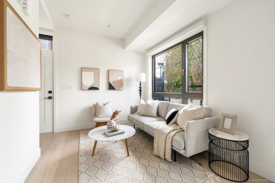 6322 Oak Street Vancouver, BC - 6