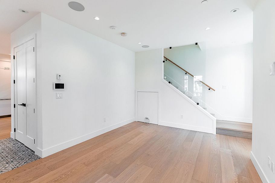 3530 W 43rd Avenue Vancouver, BC - 10