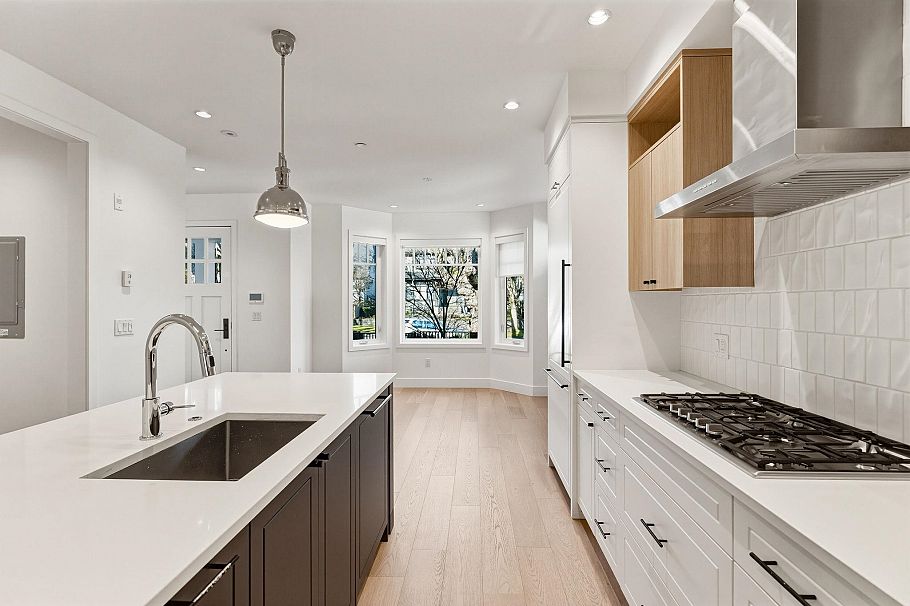 3530 W 43rd Avenue Vancouver, BC - 20