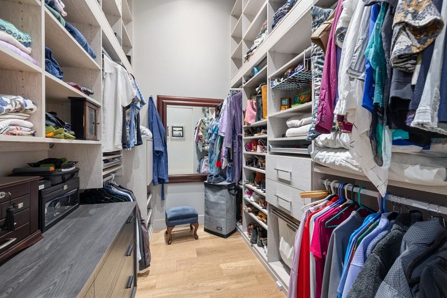 1269 Cloverley Street North Vancouver, BC - 22