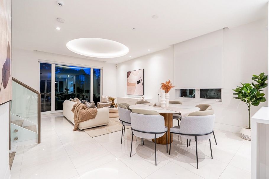 4691 W 9th Avenue Vancouver, BC - 6