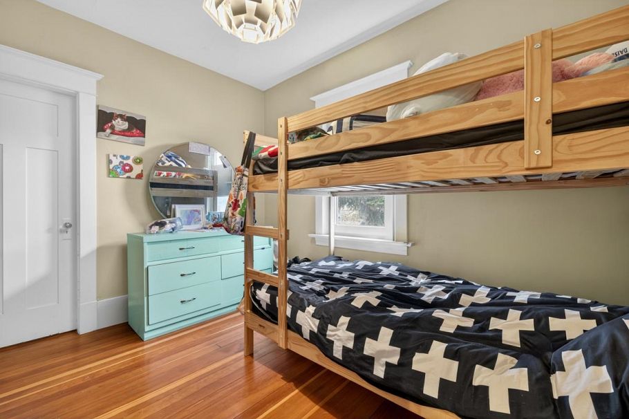 4195 W 15th Avenue Vancouver, BC - 25