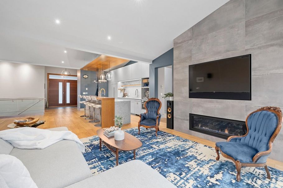 1269 Cloverley Street North Vancouver, BC - 6