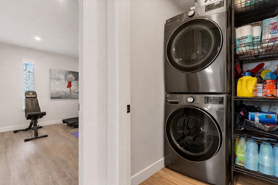 739 E 26th Street North Vancouver, BC - 22