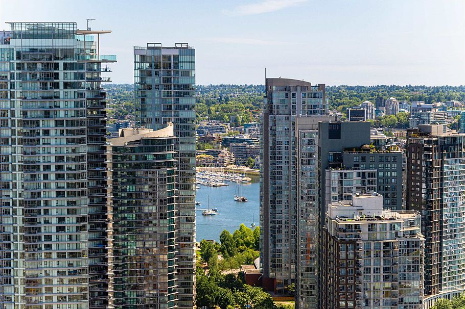 3501 889 Pacific Street Vancouver, BC - 4