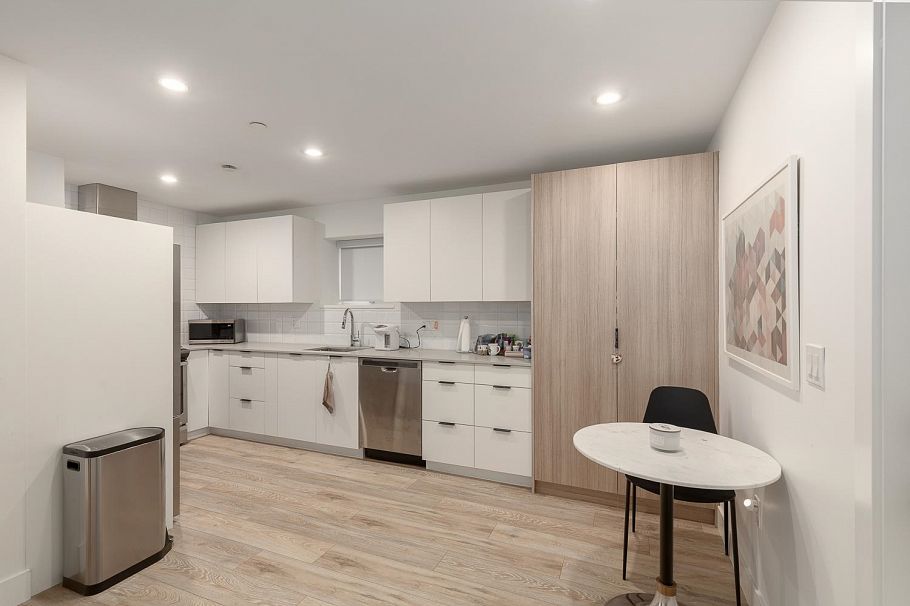 2732 Wall Street Vancouver, BC - 34