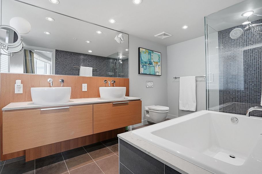 701 1762 Davie Street Vancouver, BC - 12