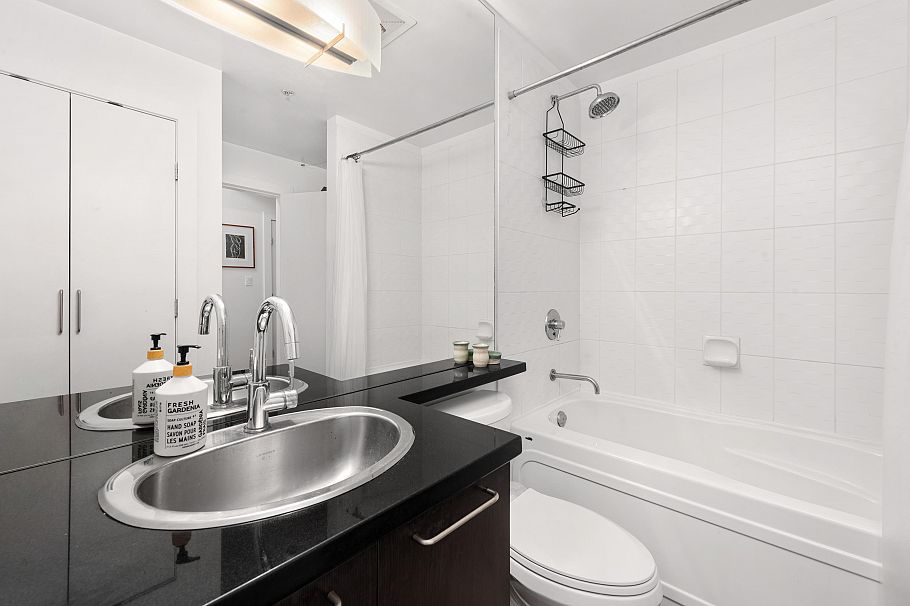 212 205 E 10th Avenue Vancouver, BC - 17