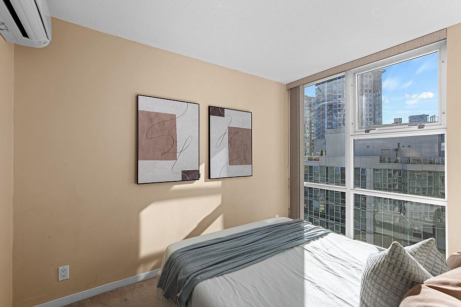 1703 1077 Marinaside Crescent Vancouver, BC - 22