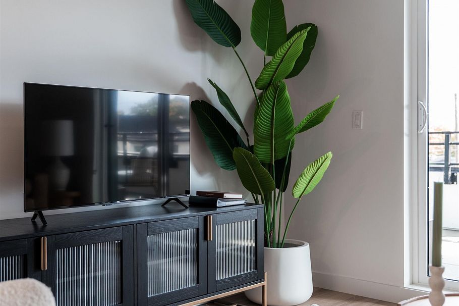 202 2419 Grant Street Vancouver, BC - 16