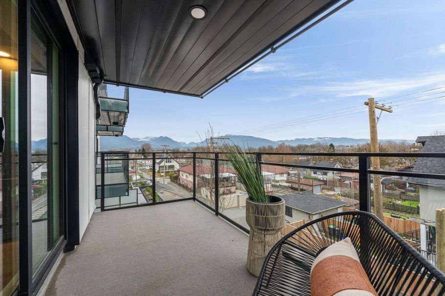 311 2419 Grant Street Vancouver, BC - 15