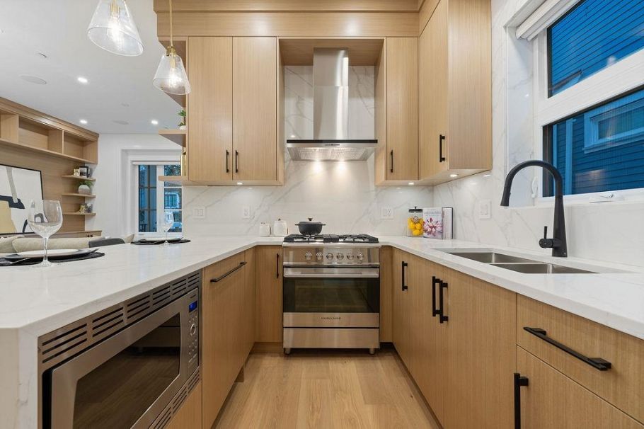 1 1166 E 11th Avenue Vancouver, BC - 13