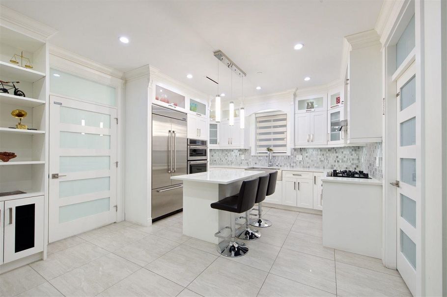 5886 Sherbrooke Street Vancouver, BC - 6