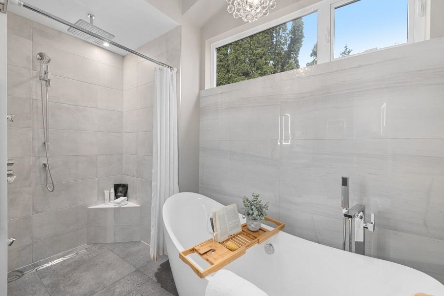 1269 Cloverley Street North Vancouver, BC - 20