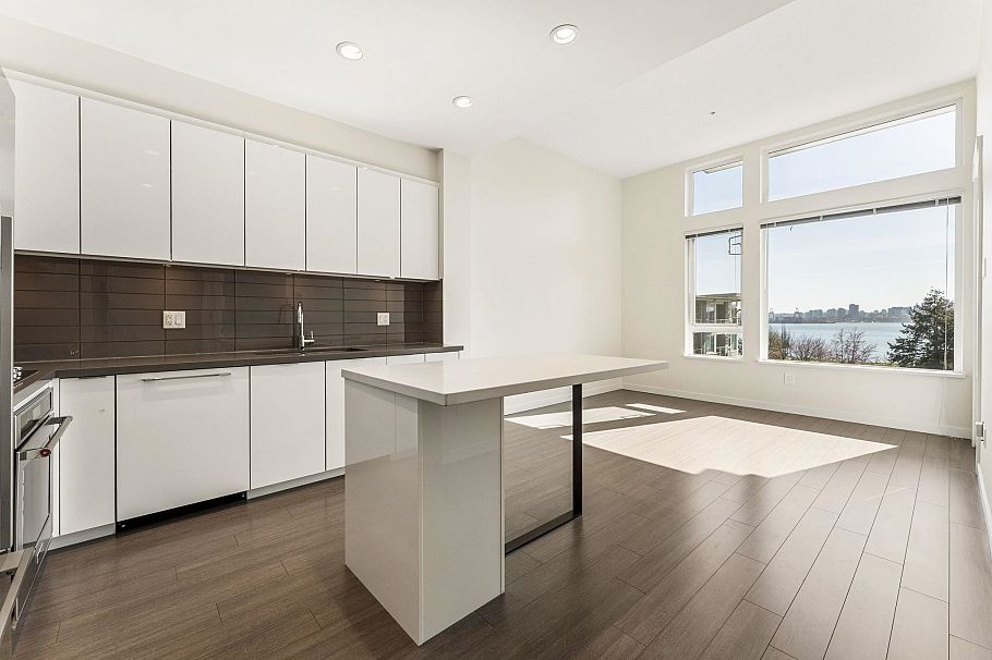 502 255 W 1st Street North Vancouver, BC - 2